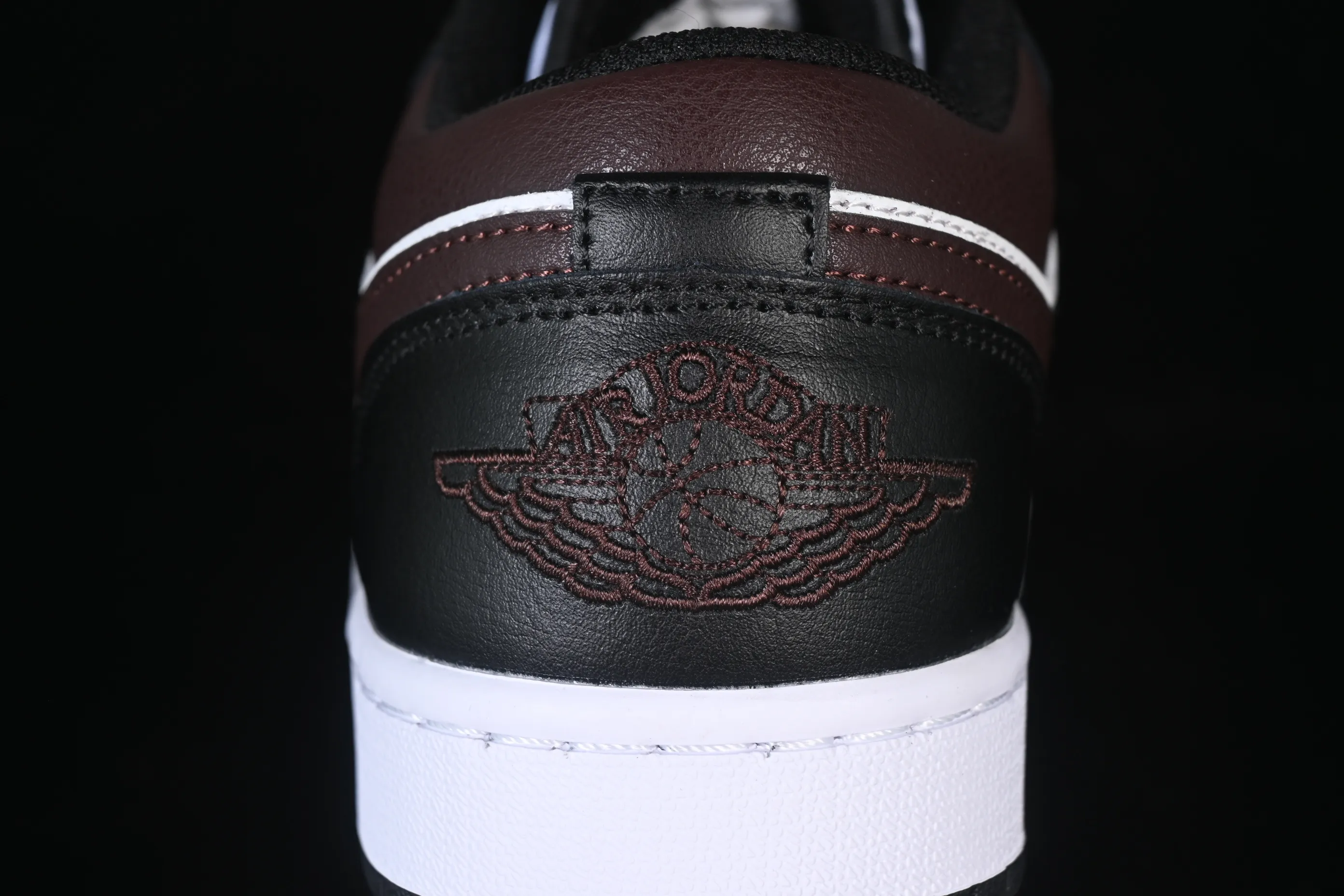 All categories Air Jordan Jordan series basketball shoes Air Jordan 1 Low Air Jordan 1 Low AJ1 Joe 1 black color low-top cultural casual sneakers IO3393-010